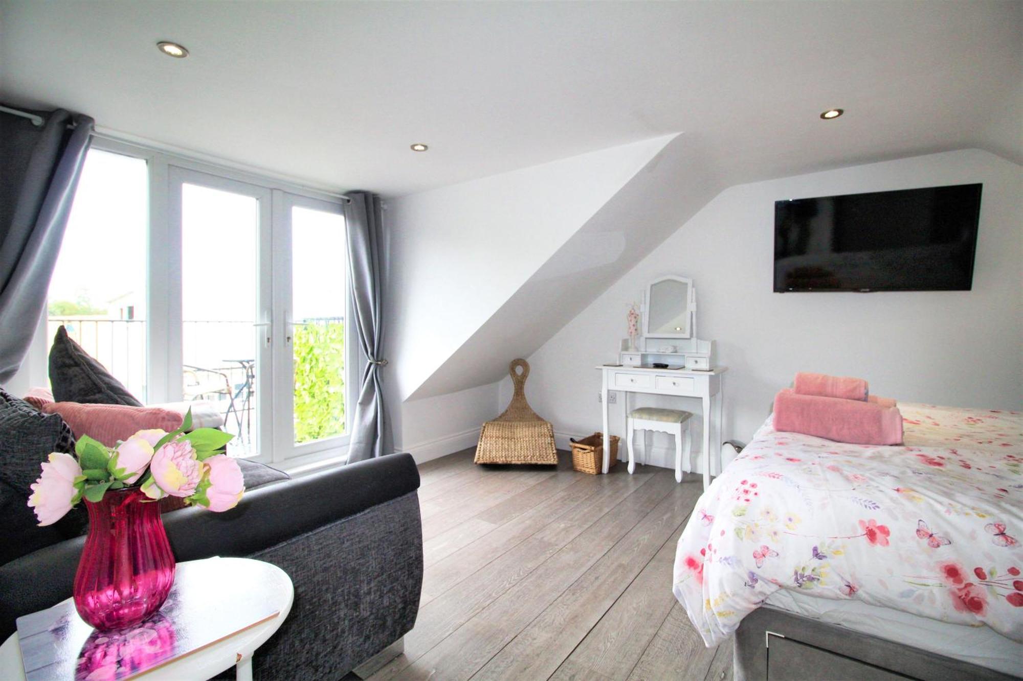 Berwick Upon Tweed - Norham - 3 Bedrooms 2 Bathrooms Cottage - 15 Minutes From Beach - Dog Friendly - Large Balcony - Log Fire - Private Garden - Off Street Parking - Quiet Rural Location - Fast Wifi Экстерьер фото